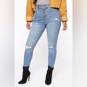 Fashion Nova Ripped Skinny Jean Size 18